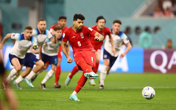 多特蒙德球迷挂横幅，反对海外比赛并攻击西甲高层